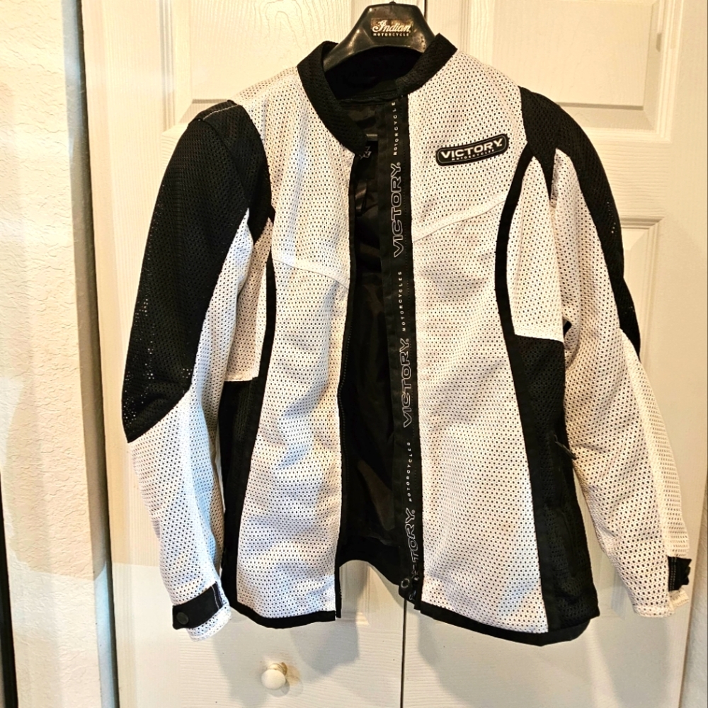 Ladies victory motorcycle jacket sz medium